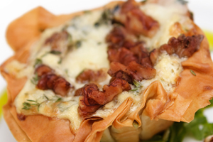 Chicken with Sun-dried Tomatoes and Cheese Cups
